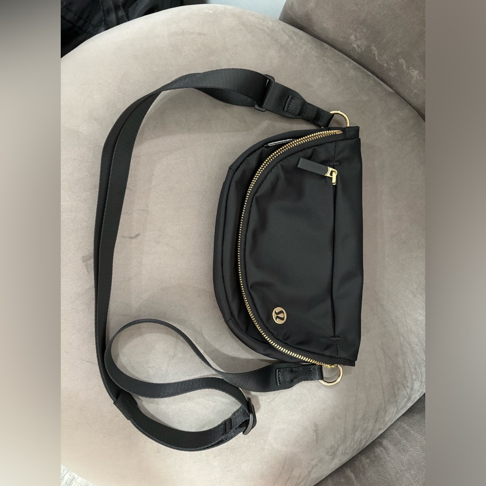 Lululemon all night festival crossbody bag!